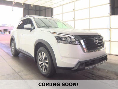 2025 Nissan Pathfinder SL