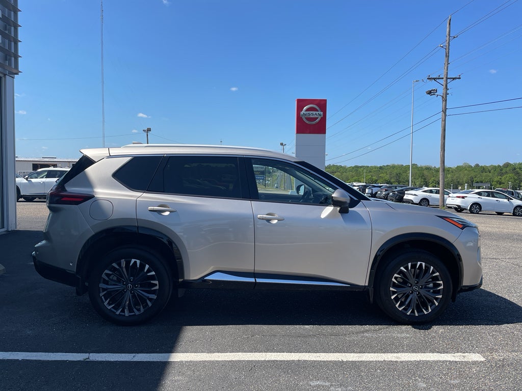 2025 Nissan Rogue Platinum