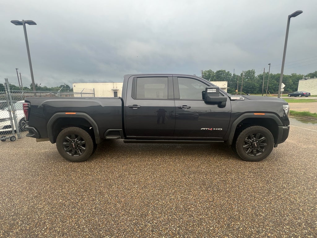 2025 GMC Sierra AT4