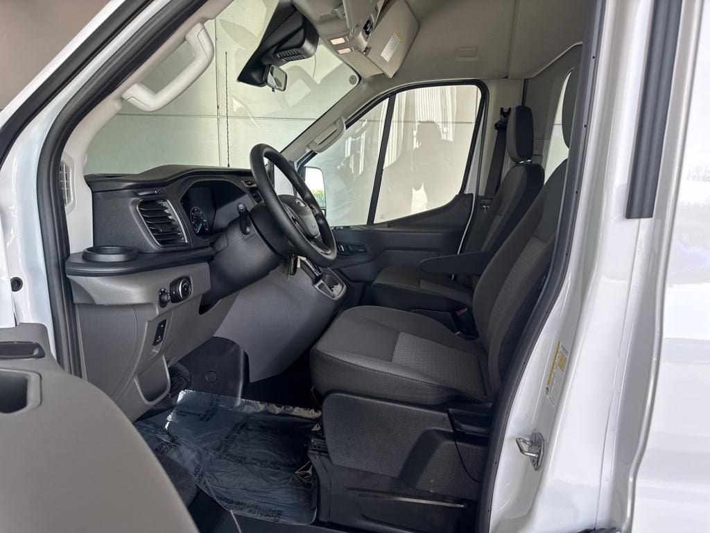 2024 Ford Transit Wagon XLT