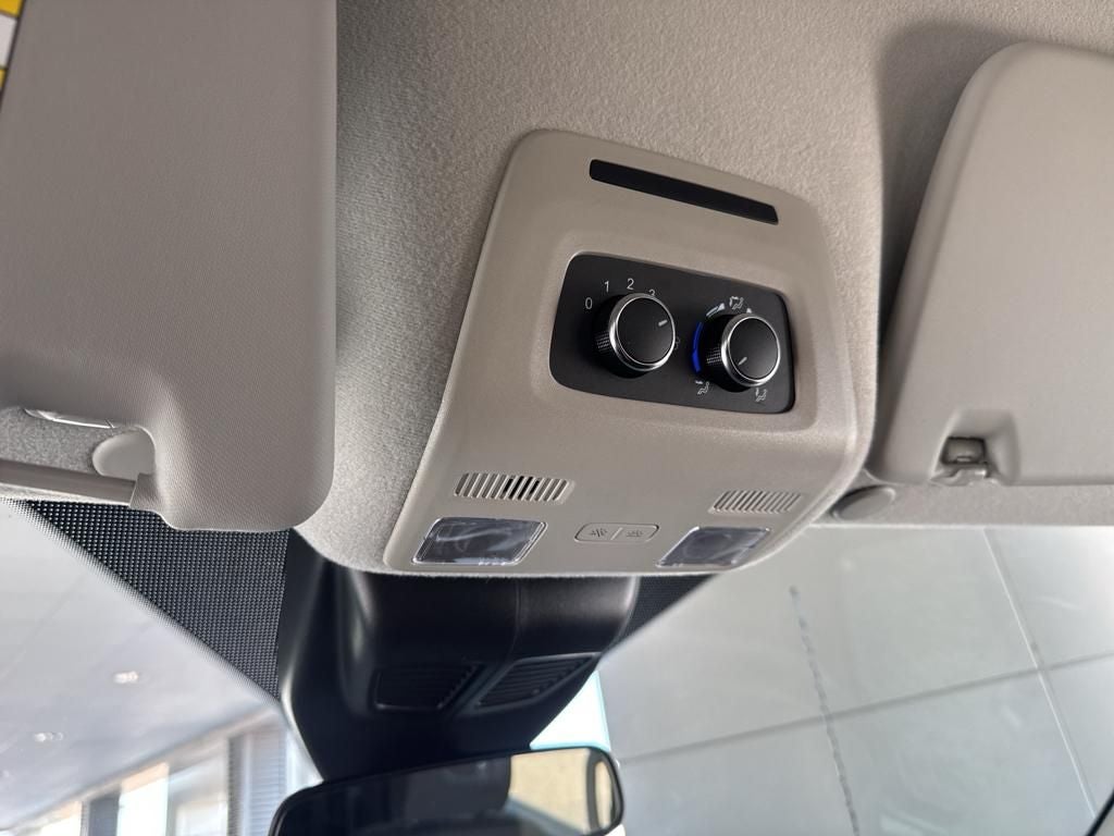 2024 Ford Transit Wagon XLT