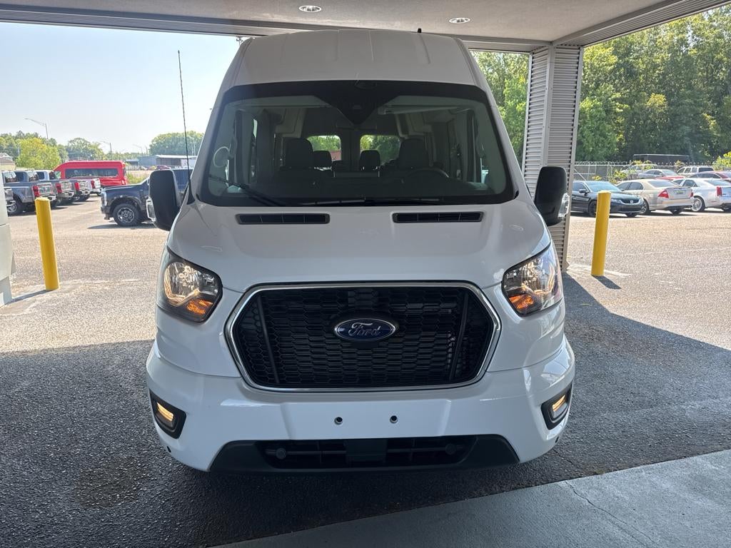 2024 Ford Transit Wagon XLT