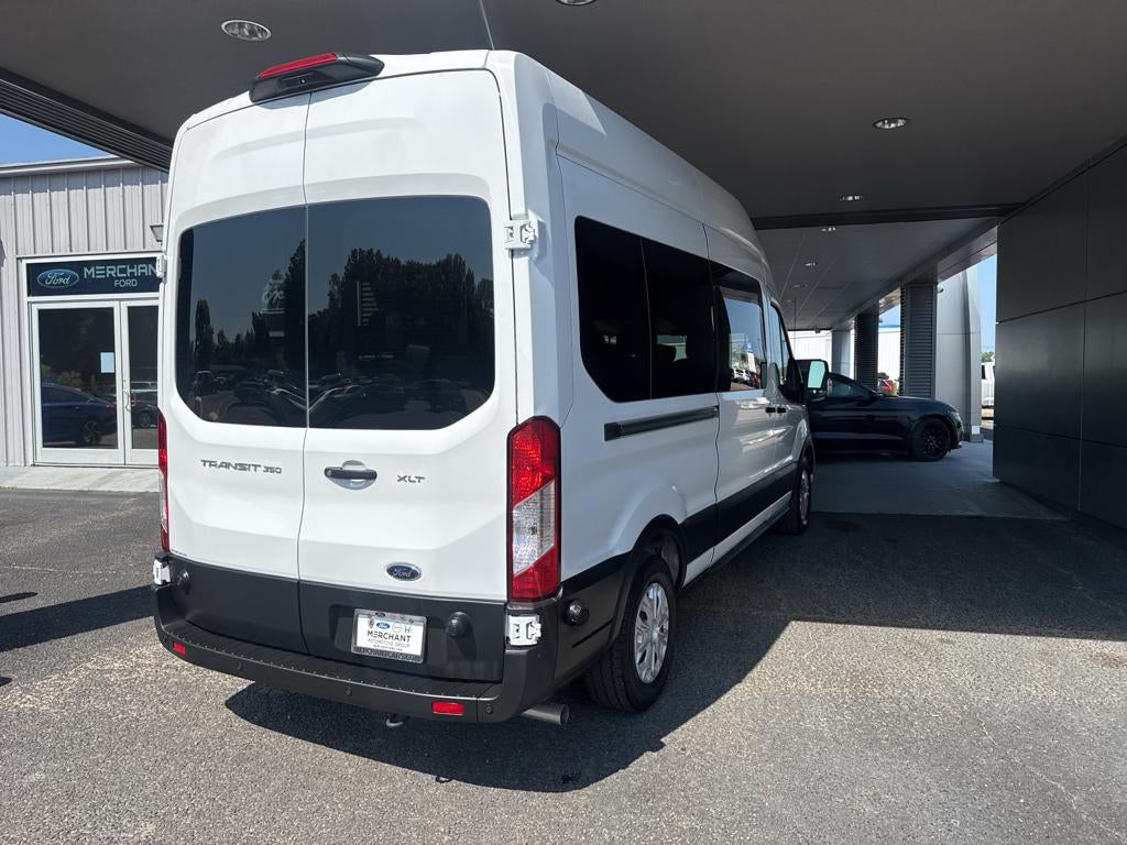 2024 Ford Transit Wagon XLT