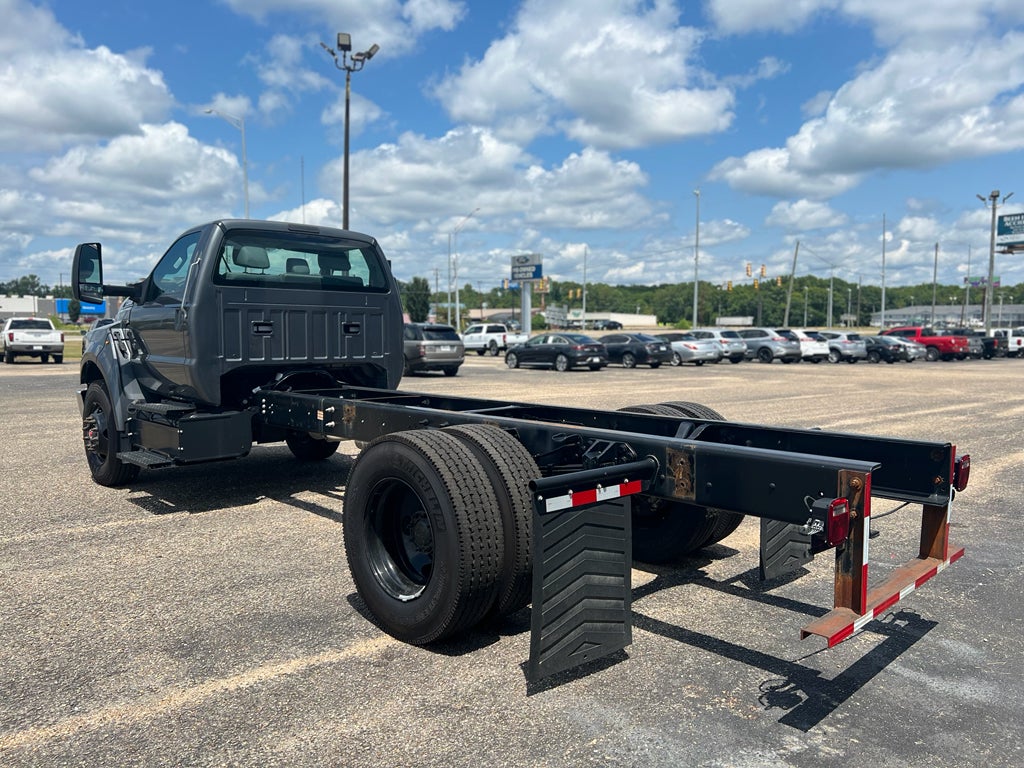 2024 Ford F-750 Base