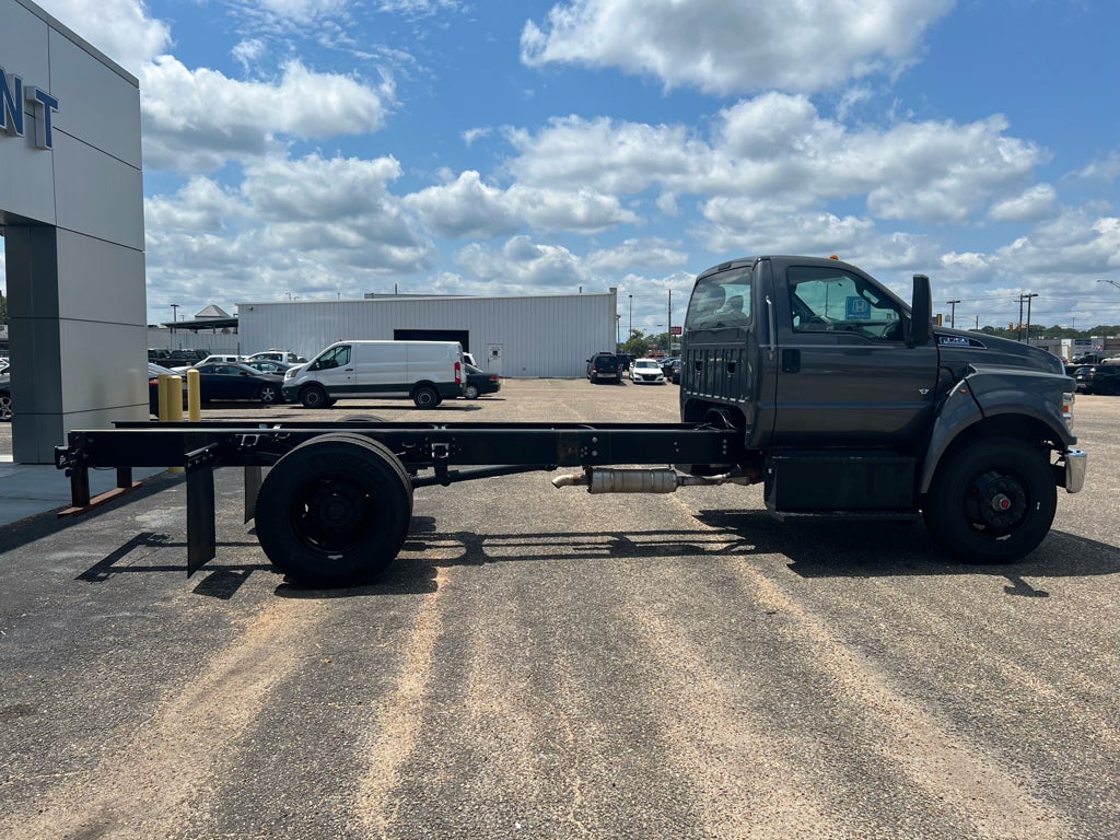 2024 Ford F-750 Base