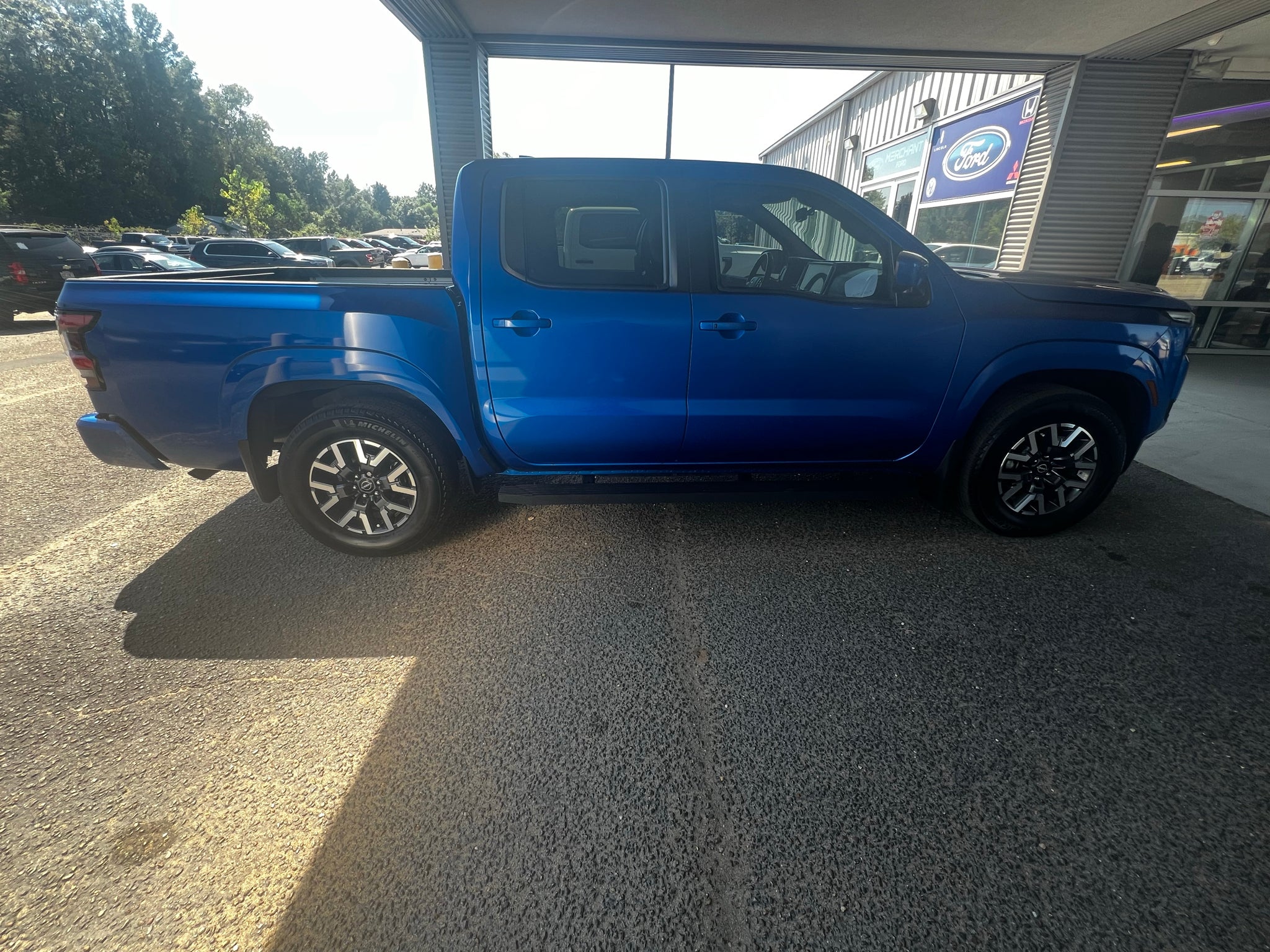 2025 Nissan Frontier SL
