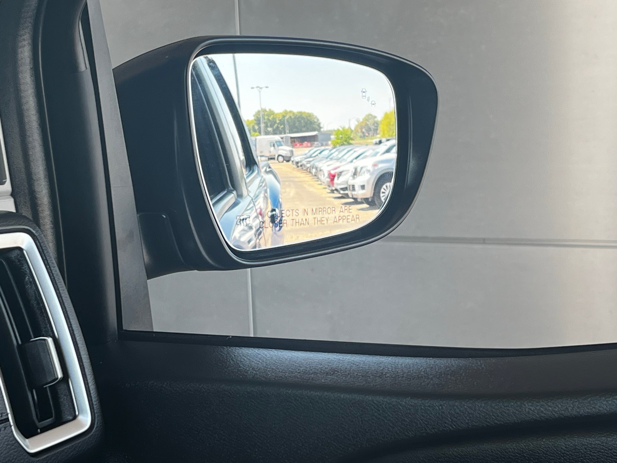 2025 Nissan Frontier SL