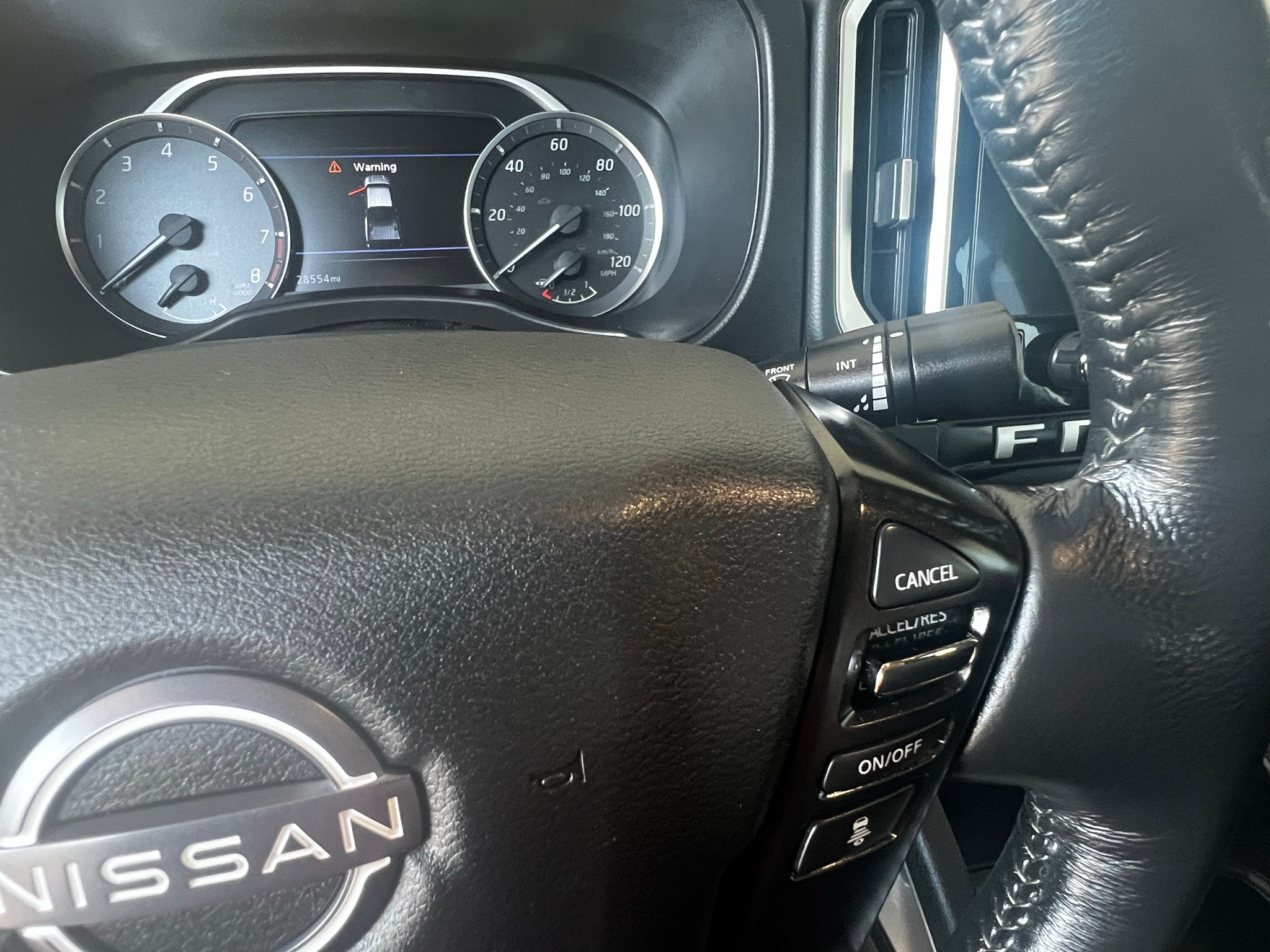 2025 Nissan Frontier SL