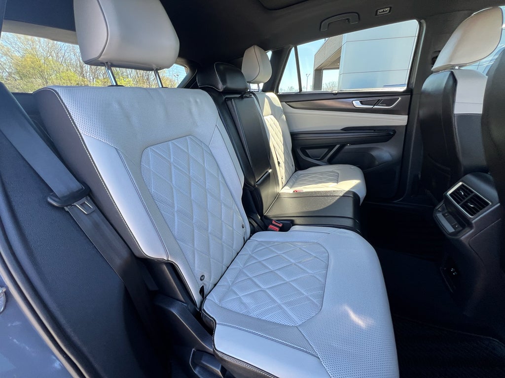 2024 Volkswagen Atlas Cross Sport 2.0T SEL Premium R-Line