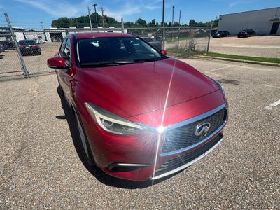 2018 INFINITI QX30 Luxury