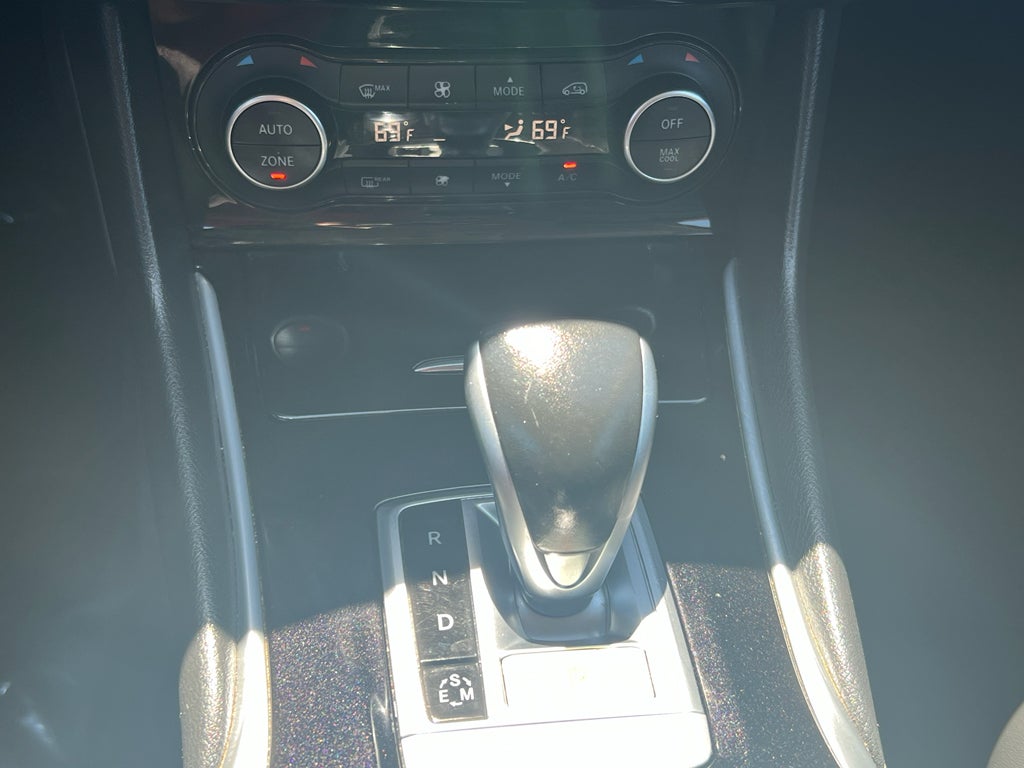 2018 INFINITI QX30 Luxury