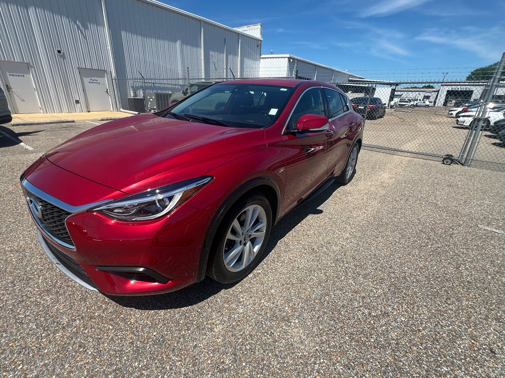 2018 INFINITI QX30 Luxury