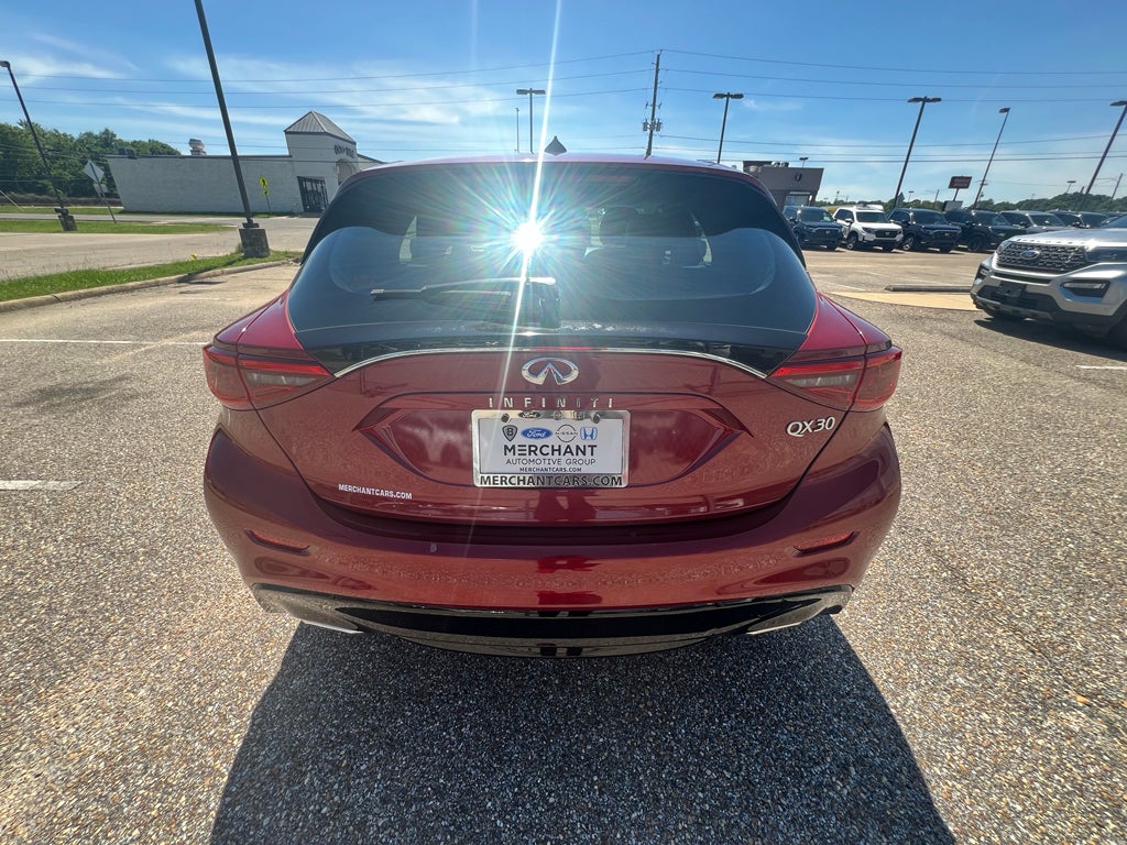 2018 INFINITI QX30 Luxury